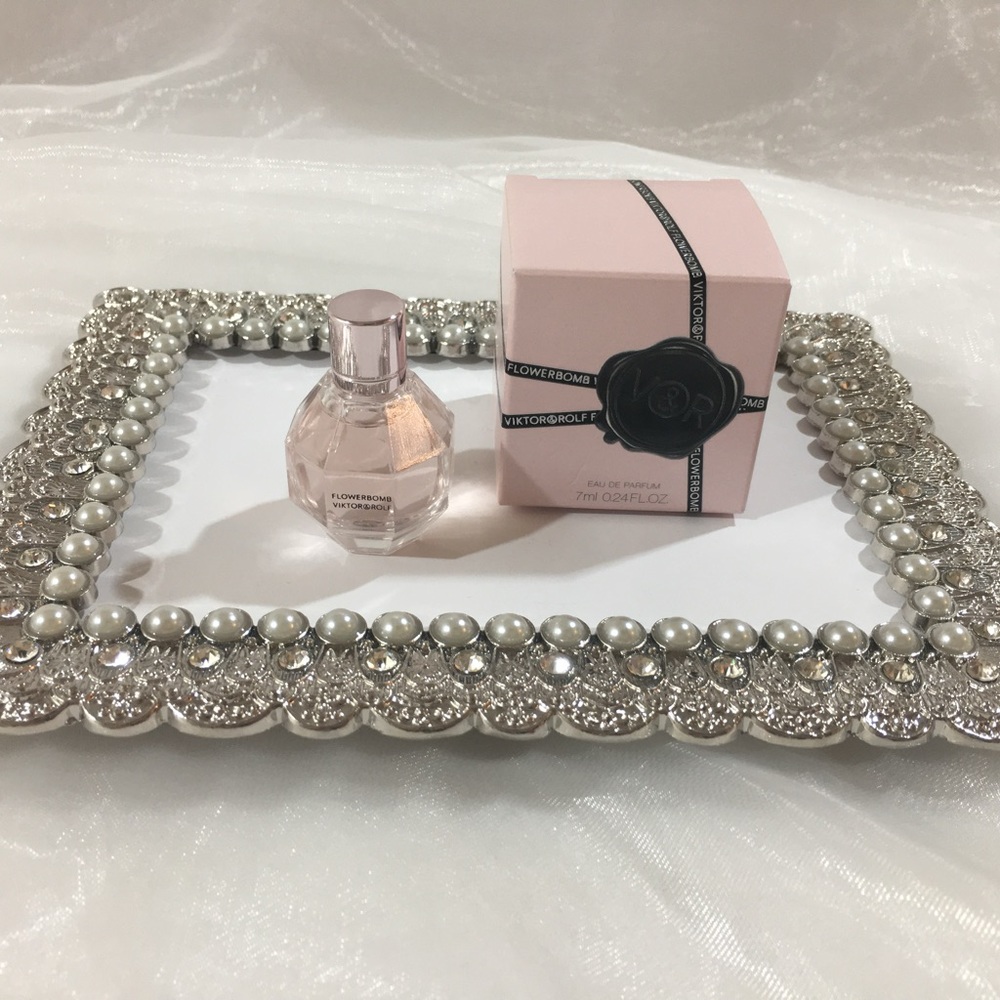 VIKTOR & ROLF   FLOWERBOMB